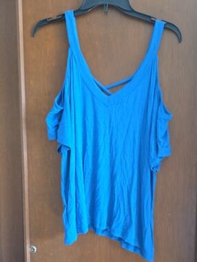 Hype Blue Cold-Shoulder V-Neck Tank Sz Xl